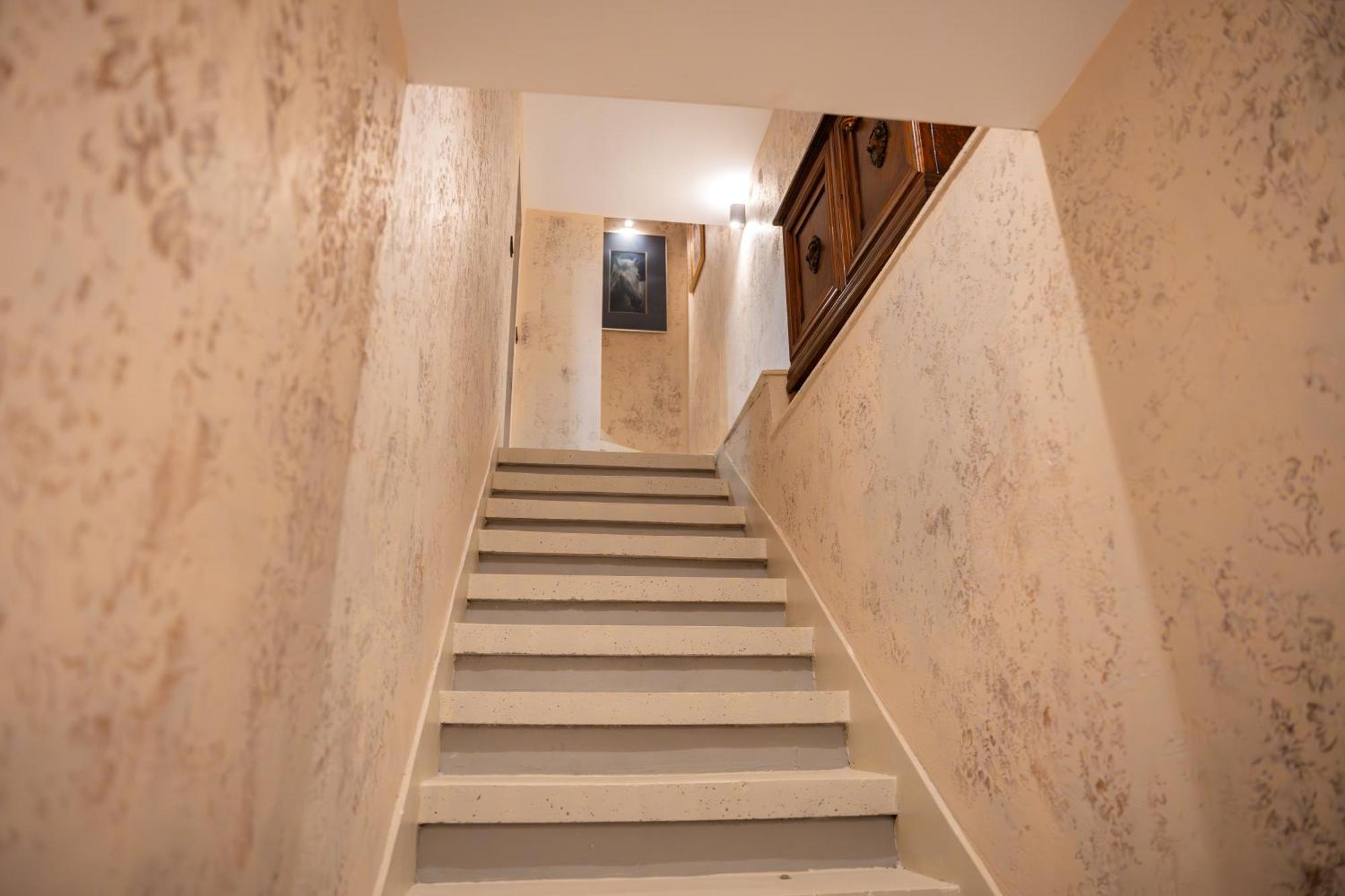 Iatrus Guest Apartment & Sauna Veliko Tarnovo Exterior photo